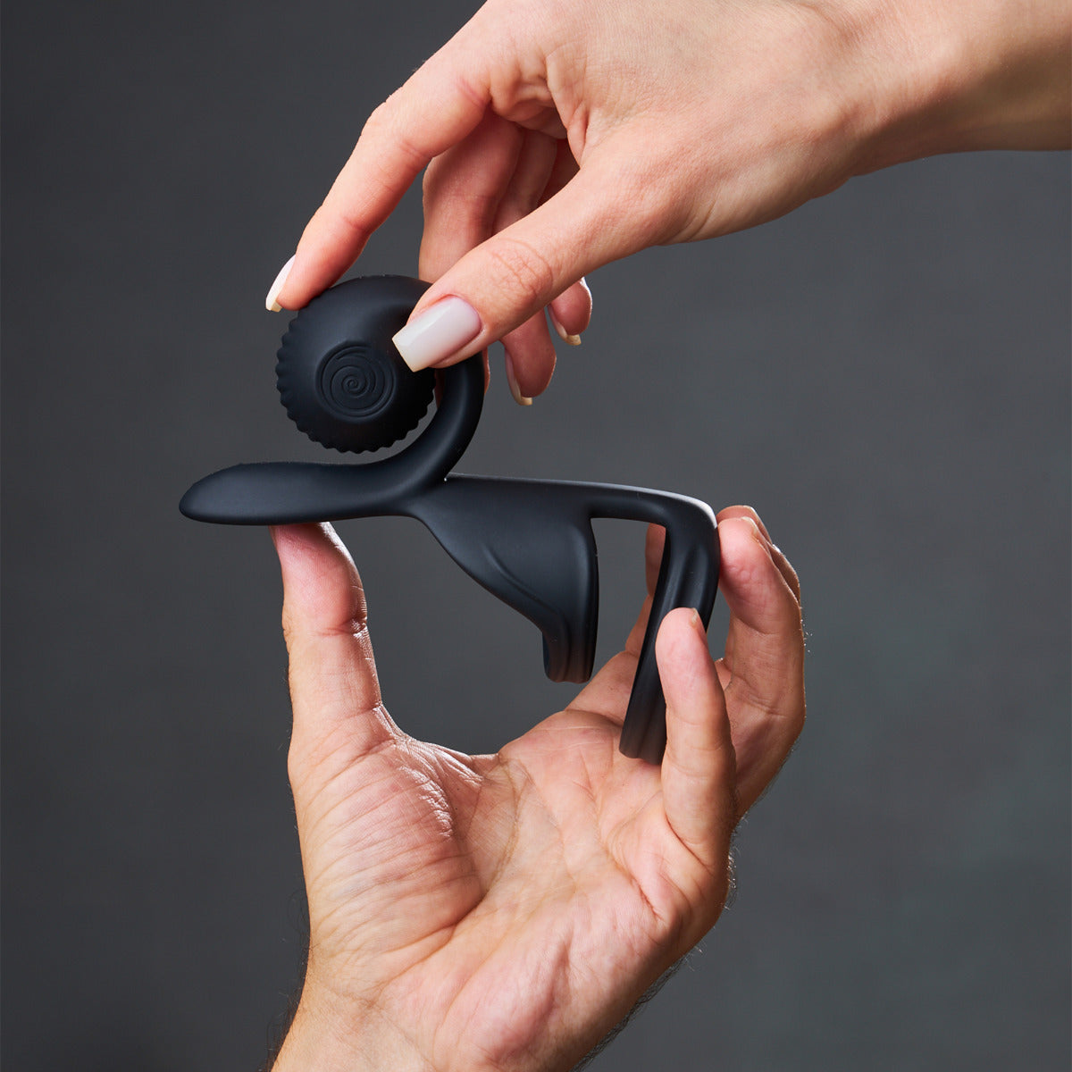SVibe Snail JOVI Couples Ring - Black
